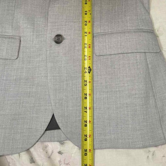 RW&CO. Light Grey Two-Piece Suit - 36R & 30x32 - Picture 6 of 13